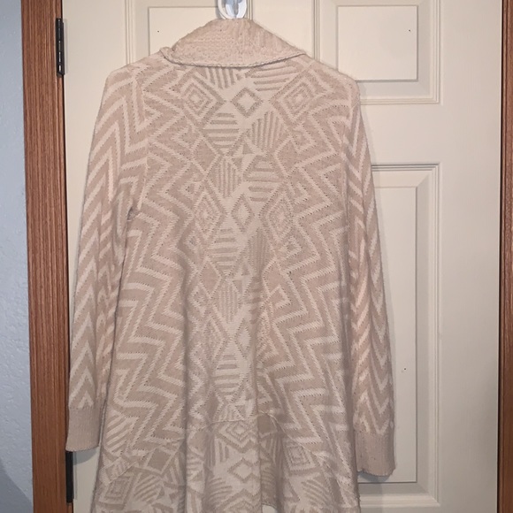 Cardigan - Picture 5 of 9